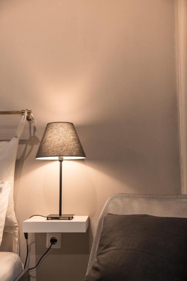 Acrolights By Night Apartment Атина Екстериор снимка